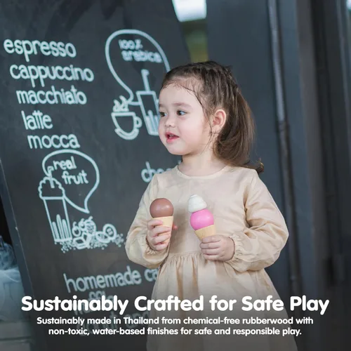 Vista 7 de PlanToys® Juego de helado de madera para niños Incluye soporte, cucharas y conos Comida de juego de simulación de postres para niños pequeños
