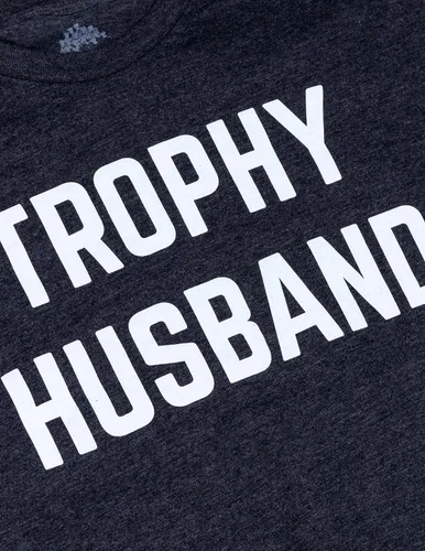 Vista 5 de Trophy Husband Funny Hubby Dad Joke Groom Humor Marriage Anniversary Men's Saying T-Shirt