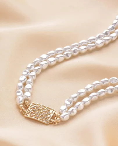 Vista 2 de DAZLIME Collar de perlas de cristal para novia, collares de perlas para mujer, medallón con dije de forma irregular, gargantilla delicada para niñas