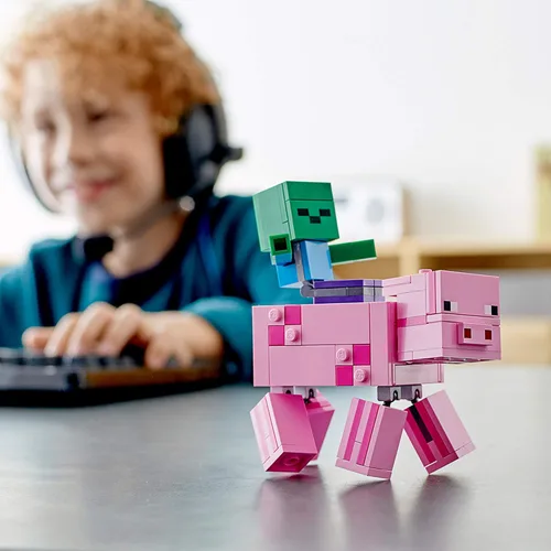 Vista 3 de LEGO Minecraft Pig BigFig and Baby Zombie Character 21157 - Figura de animal de juguete para niños para niños (159 piezas)