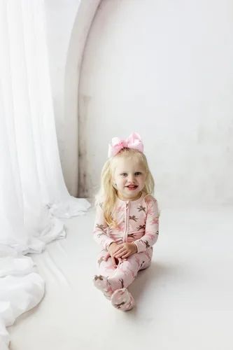 Vista 4 de KicKee Baby & Toddler - Pijama de viscosa ultrasuave de bambú con patas abatibles y puños