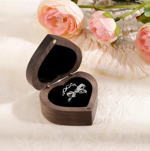 Vista 9 de Zhamate Caja de anillos de corazón personalizada, estuche de madera personalizado para anillos con texto y patrón, cajas de propuesta