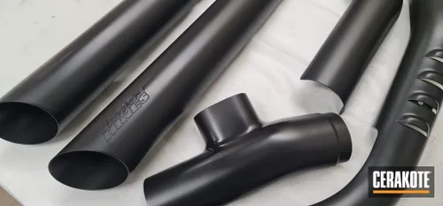 Vista 4 de CERAKOTE® Kit de revestimiento negro Glacier (C-7600 16 oz.) - Todo lo necesario para rociar Cerakote - Curado al aire - Revestimiento de cerámica