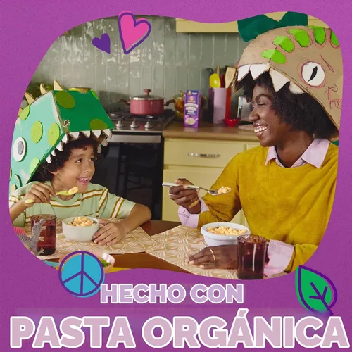 Vista 4 de Conchas de Annie's y Cheddar Añejo Real, hecho con pasta orgánica y queso real, 6 onzas
