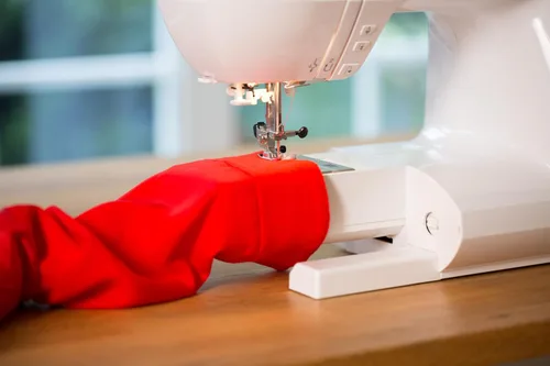 Vista 6 de Elna eXperience 560 - Elegante máquina de coser computarizada con 100 puntadas, botones de función inteligente, enhebrador de agujas integrado