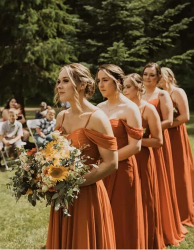 Vista 6 de MildApril Vestidos de dama de honor de gasa con hombros descubiertos, tirantes delgados, cuello en V, plisado, vestido de noche formal con abertura