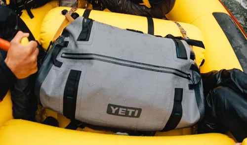 Vista 8 de YETI Bolsas de lona herméticas, impermeables, sumergibles y secas de la serie Panga