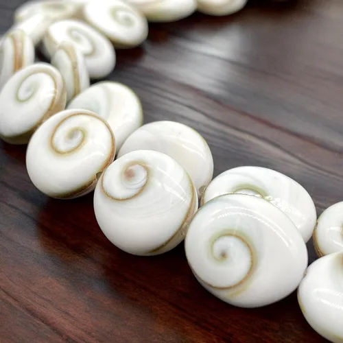 Vista 12 de ABCGEMS Shiva Eye Shell Beads Indonesia Auténtica Región Indo-Pacífico (patrón geométrico de matriz de doble cara) de origen ético – Producción