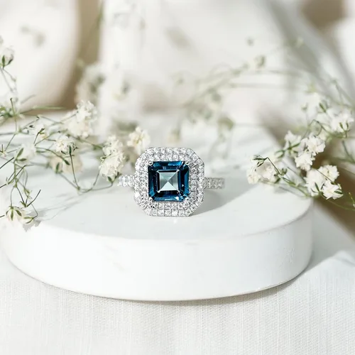 Vista 2 de Anillo de compromiso natural de corte Asscher con topacio azul Londres con moissanita, calidad AAA, anillo de compromiso de doble halo certificado