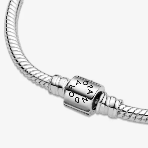 Vista 5 de Pandora Moments Barrel Clasp Snake Chain Bracelet - Silver Bracelet for Women - Gift for Her - Sterling Silver, With Gift Box