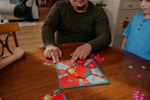 Vista 6 de Big Apple Family Spin to Win - Juego de mesa para niños y adultos