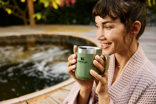 Vista 5 de STANLEY Everyday Camp Mug de 24 onzas, tapa para beber, taza para café, té y bebidas, taza de café aislada de acero inoxidable, sin BPA, color ceniza