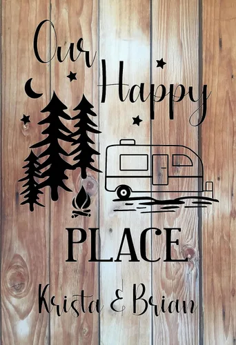 Vista 7 de Bandera personalizada para campamento – Letrero de decoración de campamento al aire libre personalizado – Regalo de Happy Camper para cámper