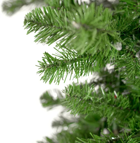 Vista 2 de Vickerman Árbol de Navidad artificial verde de 55 pies con 250 luces LED multicolor, A107457LED