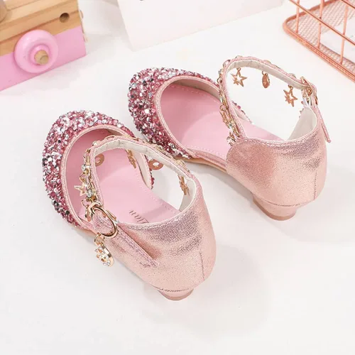 Vista 4 de ChuLian Sandalias para niñas con purpurina para niños, zapatos de vestir de tacón bajo con lentejuelas, sandalias de princesa para niñas pequeñas