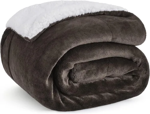 Vista 10 de Bedsure GentleSoft - Manta de forro polar Sherpa para sofá, manta de Navidad gruesa y cálida para invierno, manta de felpa suave y esponjosa como