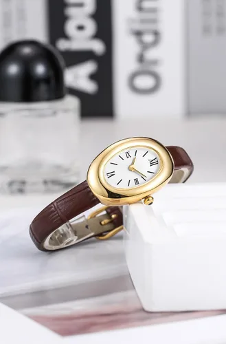 Vista 2 de MASTOP Reloj de pulsera para mujer, elegante reloj de pulsera con esfera ovalada de 0.945 in, reloj de pulsera de cuarzo estilo joyería de oro