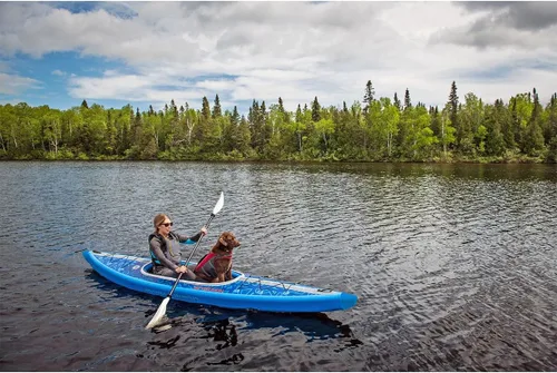 Vista 7 de Advanced Elements - Kayak inflable AirVolution™, con bolsa de ruedas y bomba