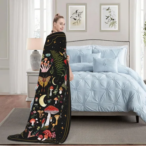 Vista 5 de Bonita manta estética de hongos, regalos de bruja para mujeres, regalos góticos, suave y acogedora manta de felpa con polilla cálida para mujeres
