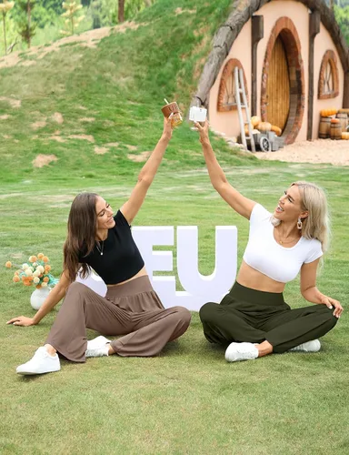 Vista 5 de UEU Pantalones de yoga para mujer, de pierna ancha, casuales, holgados, acogedores, de cintura alta, cómodos, holgados, con bolsillos