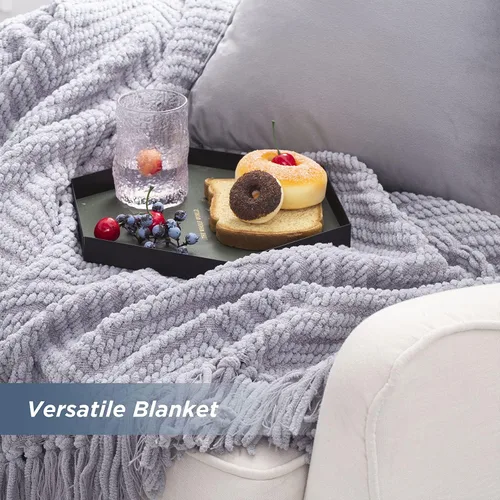 Vista 4 de Bedsure - Mantas de punto tejidas de chenilla gruesa texturizada para sofá - Manta decorativa boho súper suave y cálida con borlas para cama, sofá