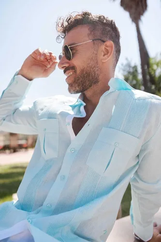 Vista 8 de Mojito - Guayabera de manga larga para hombre, 100% lino, panel de contraste y pliegues tonales Agua