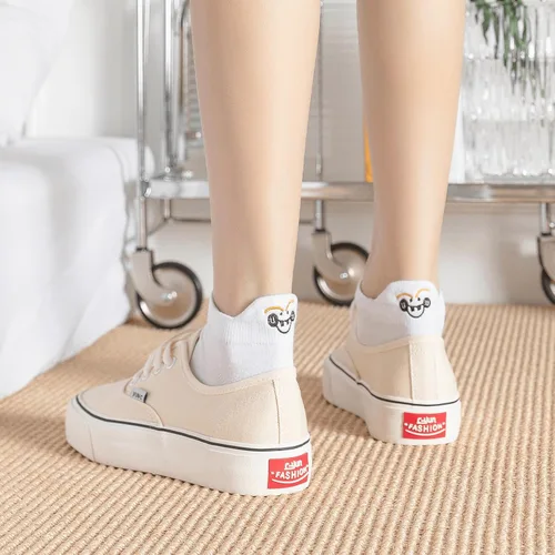 Vista 6 de 10 pares de calcetines divertidos, lindos calcetines de tobillo bordados kawaii de algodón suave de corte bajo para mujer, talla única