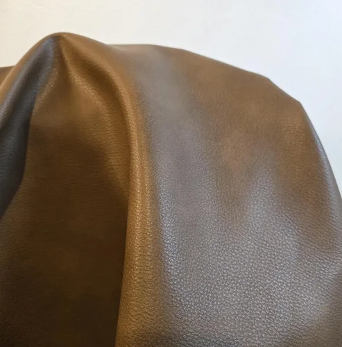 Vista 80 de NAT Leathers™ Cuero sintético sintético suave de piel sintética vegana marrón bellota (aprobado por PETA Vegano) por The Yard Piel sintética