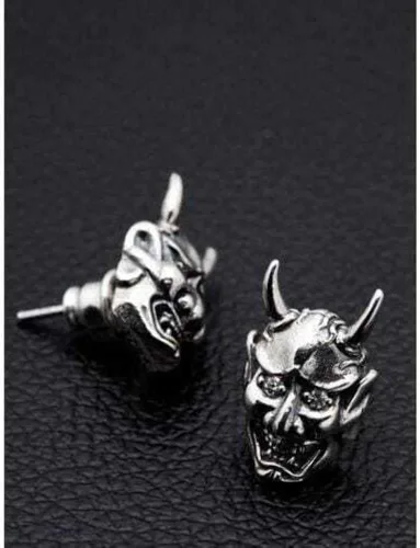 Vista 3 de Pendientes de plata de ley con diseño de calavera y máscara de Oni, Plata de ley Diamante, Circonia cúbica
