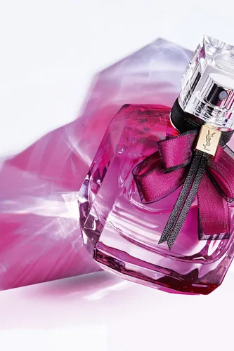 Vista 6 de Yves Saint Laurent Mon Paris Intensement para mujer EDP Aerosol Floral 3 onzas líquidas