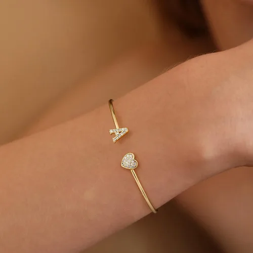 Vista 2 de Gold Initial Bracelets for Women Girls, 14K Gold Plated Gold Bangle Bracelets for Women Girls Dainty Gold Initial Bracelets Heart Bracelets for