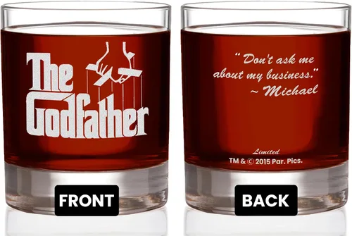 Vista 14 de Vaso de whisky oficial de Godfather Etched Rocks, con logotipo y cita "I'm gonna make him an offer he can't refuse", cristalería artesanal de alta