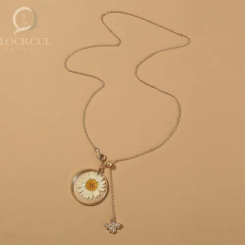 Vista 4 de Locrccl Collar de margarita grande con colgante de abeja de margarita doble apilada, diseño de margarita redonda, collar de margaritas irregulares