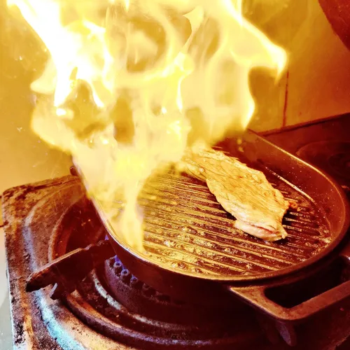 Vista 6 de JIN BETTER GRILL PARTS Nueva sartén con cojín de madera aislado y mango extraíble compatible con estufas de gas y parrillas