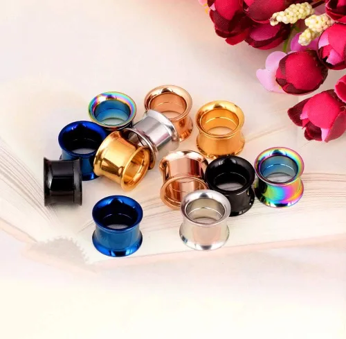 Vista 5 de Conjunto de 12 piezas de plugs, túneles, aros, calibradores para oreja, a rosca, de acero inoxidable y coloridos, de Longbeauty