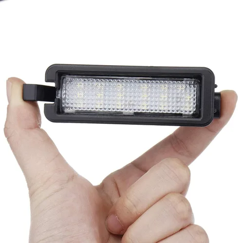 Vista 3 de SGerste - Lámpara LED de matrícula para Dodge Charger Challenger Chrysler 300 2015-2018