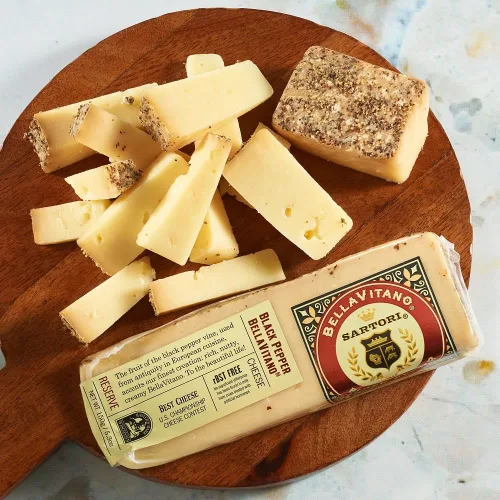 Vista 5 de Sartori Reserve Black Pepper BellaVitano Cheese Wedge, 5 onzas- 12 por caja. 12 wedges per case