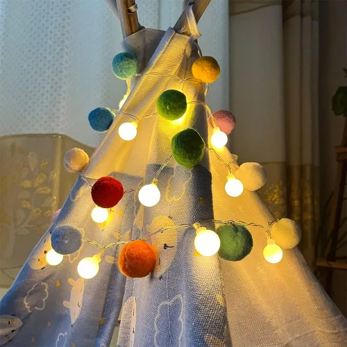 Vista 13 de ChiRee Guirnalda de luces para interiores de 6.56 pies, luces de hadas con pompones, 20 LED, funciona con pilas, luces de bola de cadena, luces