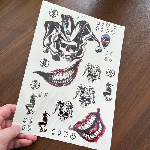 Vista 4 de 3 hojas de tatuajes temporales PadOUN The Joker, tatuajes falsos de Halloween de Suicde Squad, tatuaje adhesivo para disfraces de Halloween