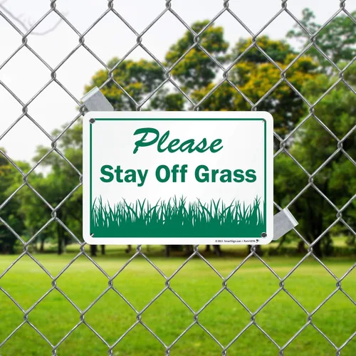 Vista 4 de SmartSign Letrero con texto en inglés «Please Stay Off Grass» Aluminio de 7 x 10 pulgadas