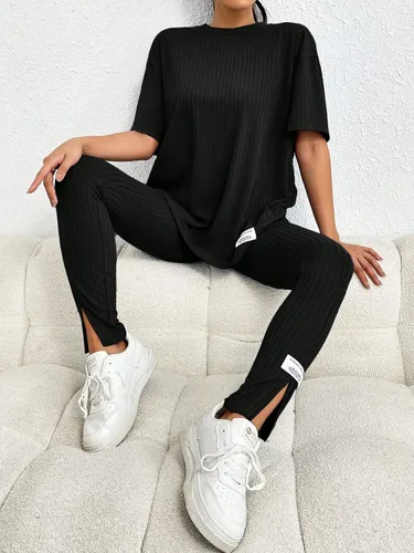 Vista 3 de GORGLITTER Conjunto de 2 piezas para mujer, camiseta de media manga con parches y leggings divididos