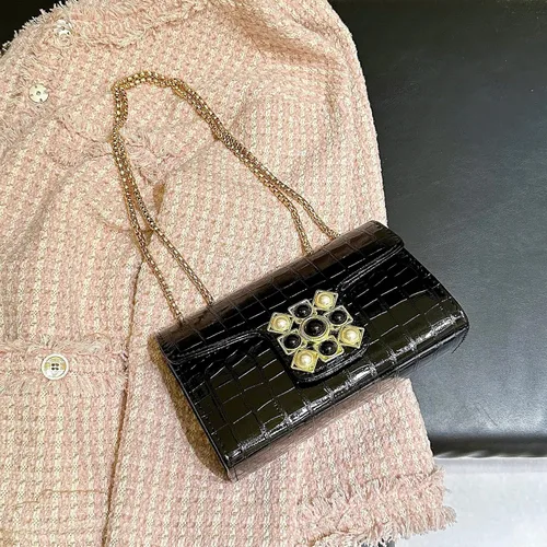 Vista 5 de UTOTEBAG Bolsos cruzados para mujer, bolso pequeño de piel sintética, bolso de hombro de moda, bolso de noche con correa de cadena