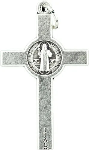 Vista 2 de Colgante de crucifijo de San Benito de 1.5in, perfecto para cadenas y rosarios, viene en paquetes de 1, 3 o 5, joyería cristiana, sin metal, VI1592