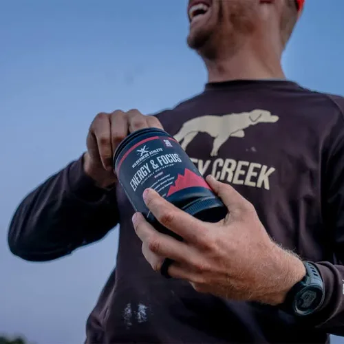 Vista 2 de Wilderness Athlete - Energía y concentración Preentrenamiento energético para mujeres y hombres - Mezcla de bebida energética en polvo con cafeína