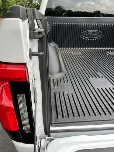 Vista 4 de ESI Sello de Compuerta Trasera Ultimate con Sello Cónico Compatible con Todos los Años de Modelo Ford F150, F250, F350, F450, Raptor y Lightning
