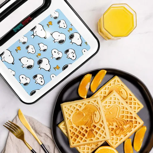 Vista 9 de Uncanny Brands Disney Lilo y Stitch Máquina para Hacer Waffles - Haz Waffles de Lilo y Stitch - Electrodoméstico de Cocina