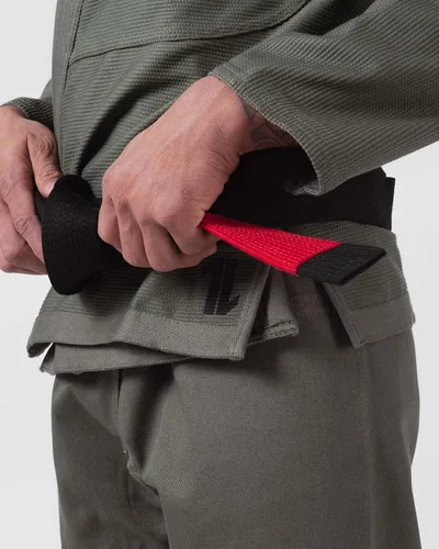 Vista 2 de KINGZ The One Brazilian Jiu Jitsu Gi - Kimono BJJ ligero y duradero para hombre - IBJJF Legal - 400gsm Pearl Weave Pro Training