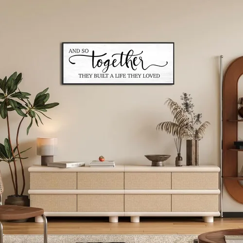 Vista 4 de Letrero de pared «And So Together They Built A Life They Loved»: Arte de pared de dormitorio principal de estilo rústico, letrero de dormitorio