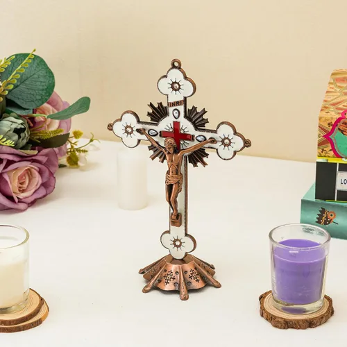 Vista 3 de Calculs Cruz de mesa de metal con crucifijo de Jesús para decoración del hogar, cruz católica para oraciones cristianas, Jerusalén, 8 pulgadas, cobre