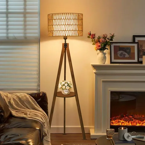 Vista 2 de LAMSU Lámparas de pie estilo bohemio con trípode para sala de estar, lámpara de pie de madera de ratán con pantallas de tela, lámpara de pie